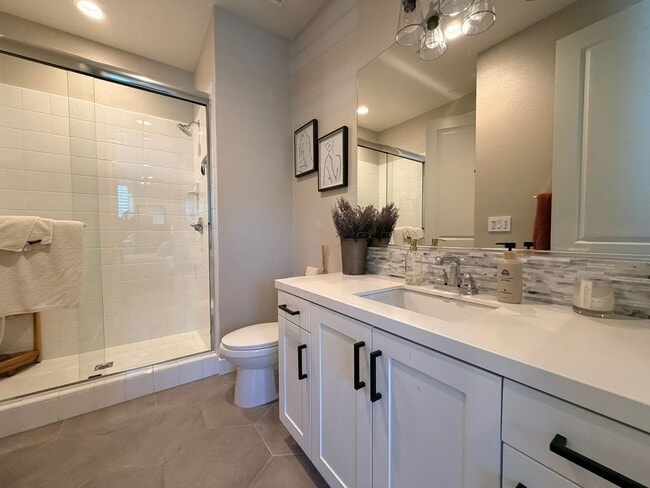 Building Photo - Elegant Rancho Mission Viejo Home with Open Floor Plan