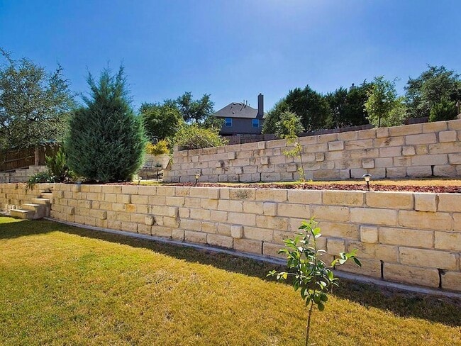 Building Photo - 271 Longmont Ln