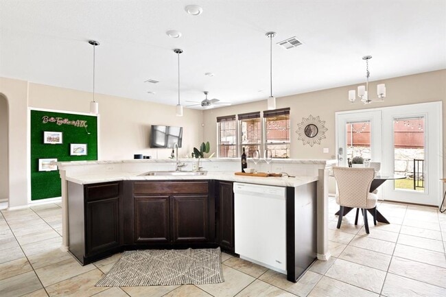 Building Photo - 7300 Ondantra Bnd