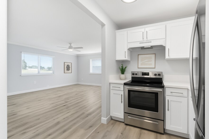 Primary Photo - 2884 La Salle Ave