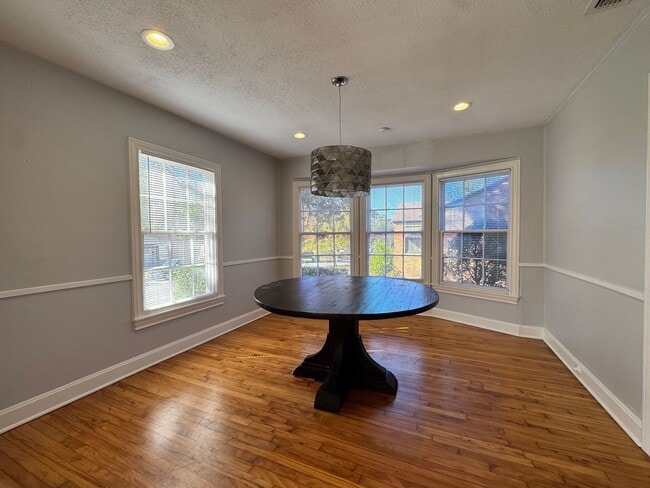 Building Photo - 823 W. Fifth Street