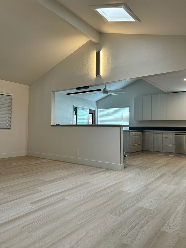 Building Photo - Please Contact Vaughn Realty to set up an appointment 760-446-6561