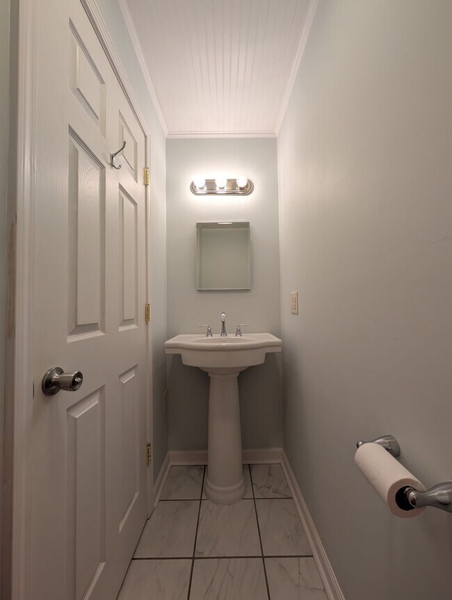 Building Photo - Arden Rental - Royal Pines Area