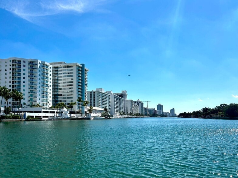 Building Photo - 5838 Collins Ave