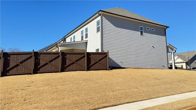 Building Photo - 5401 Bancroft Ln