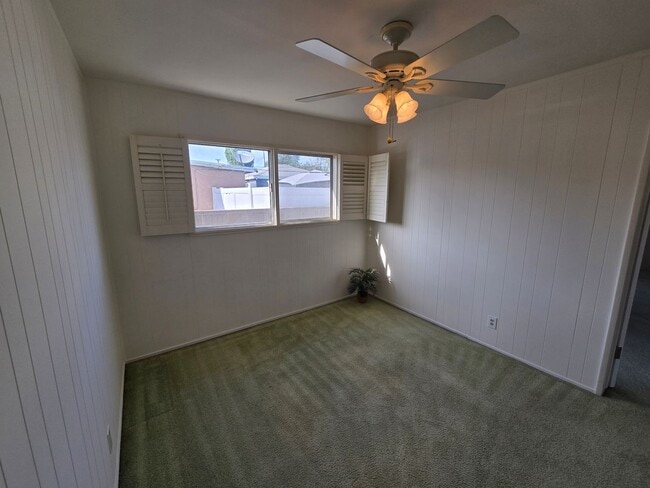 Building Photo - Classic 3 Bed, 2 Bath Home on Large Lot
