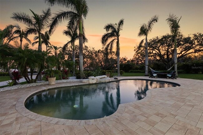 Building Photo - 450 Bayshore Dr
