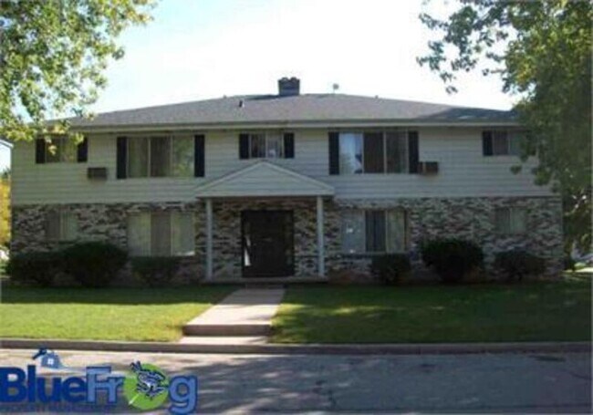 Primary Photo - 348 E Marquette St
