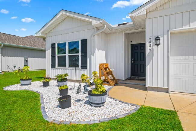 Building Photo - 6686 Sun Tree Cir
