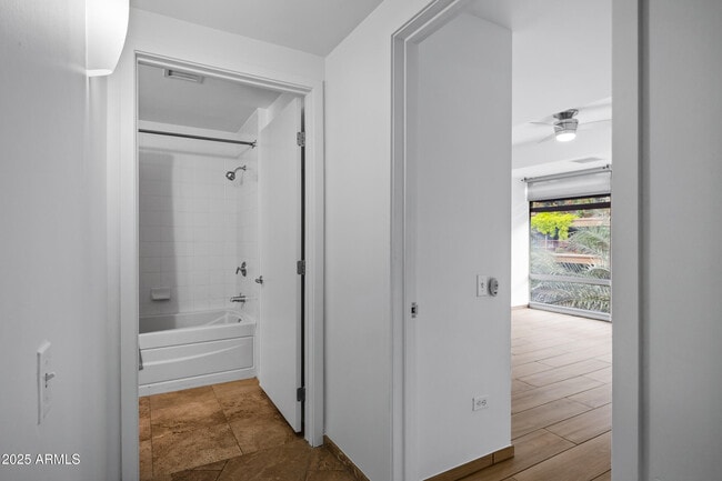 Building Photo - 7137 E Rancho Vista Dr