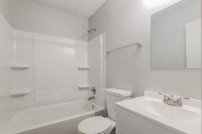 Building Photo - 4636 Vintage Ln