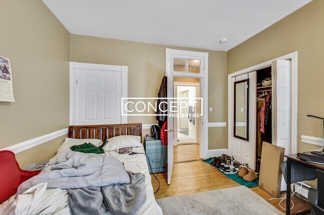 Building Photo - 47A Hillside St