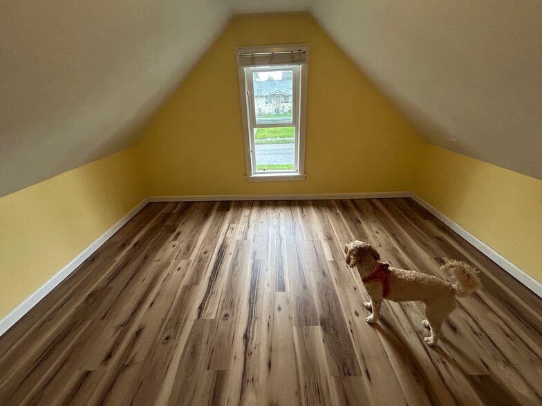 Building Photo - 512 Avenue C