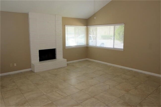 Building Photo - 4802 Maurita Dr
