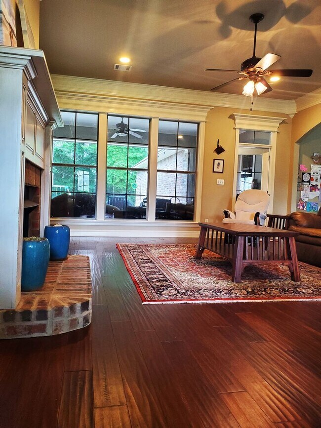 Building Photo - 416 Dogwood S Ln