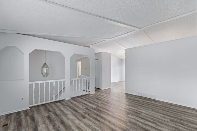 Building Photo - 3 bedroom home in Quail Meadows for rent