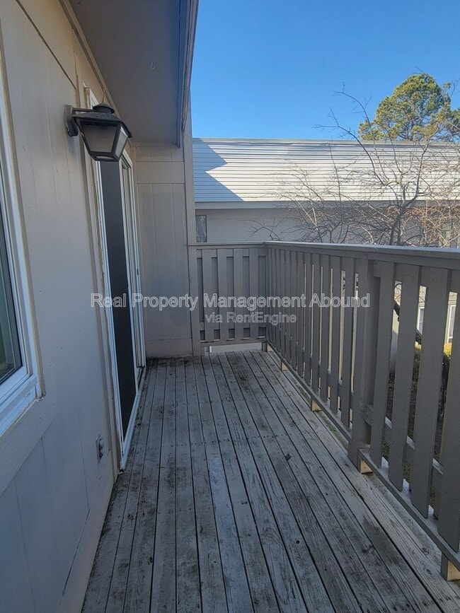 Building Photo - 6724 S Lewis Ave