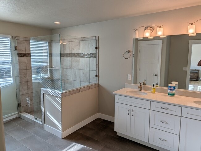 Building Photo - 583 Koins Way