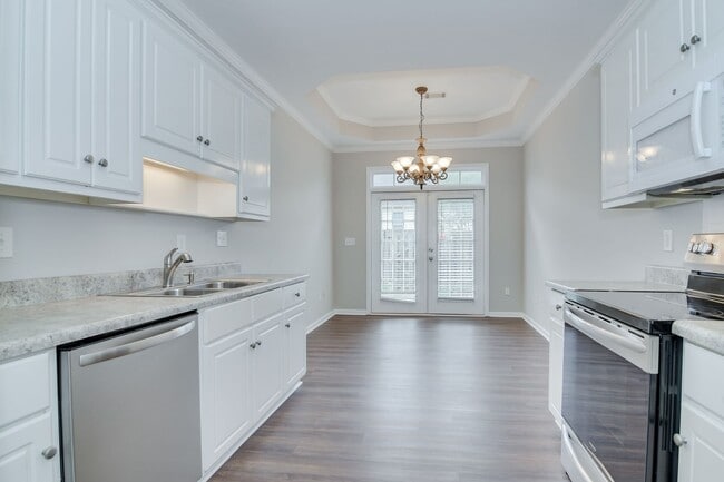 Building Photo - 3 Bedroom Townhouse in Evans