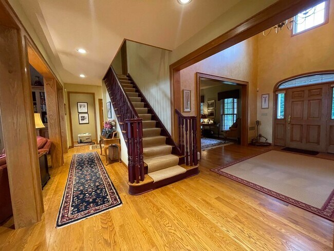 Building Photo - 21 Valley View Rd