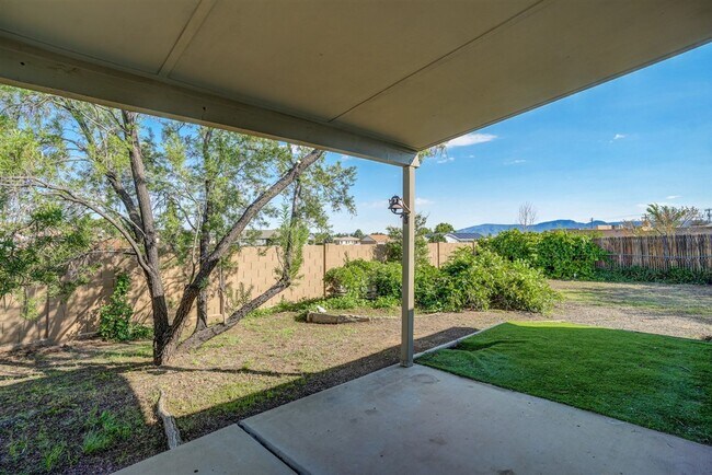 Building Photo - 7930 E Larkspur Ln