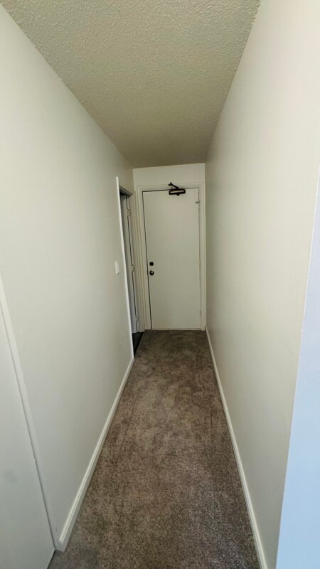 Building Photo - 128 Mammoth Rd