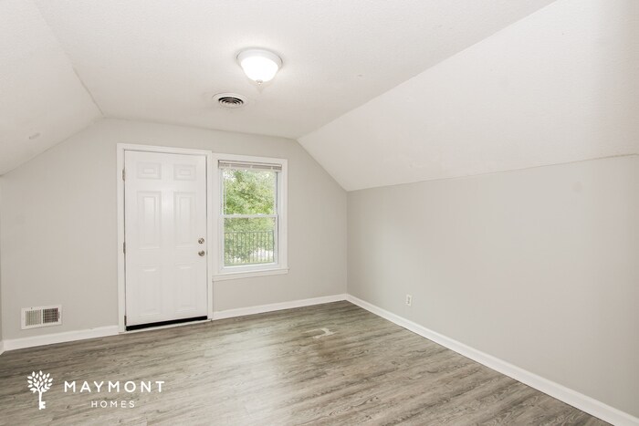 Building Photo - 1745 Bywood Dr