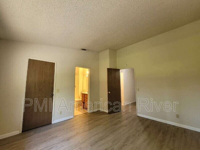 Building Photo - 7396 Marani Way