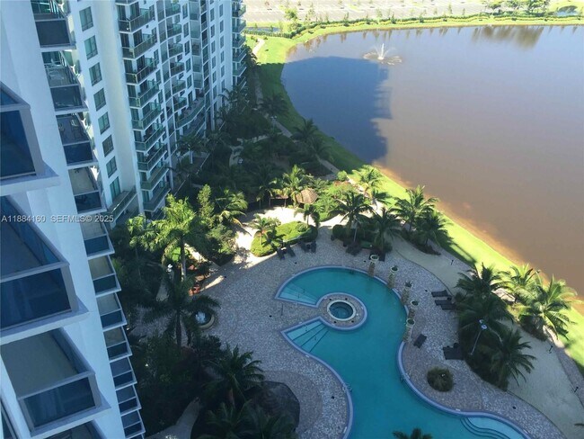 Building Photo - 2641 N Flamingo Rd