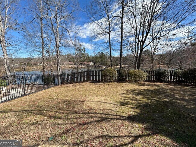 Building Photo - 118 Hidden Lake Cir