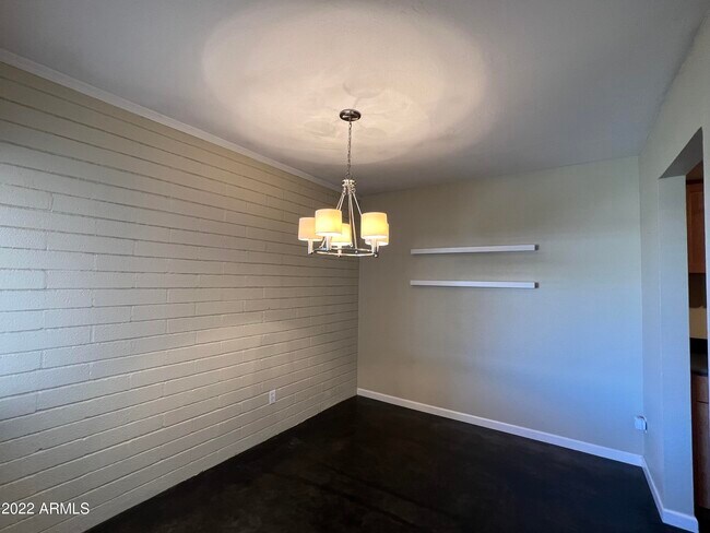 Building Photo - 1718 E Campbell Ave