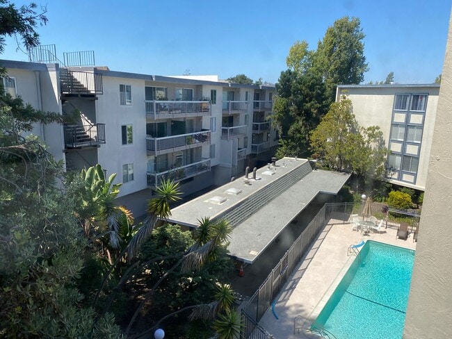 Building Photo - 965 Shorepoint Ct