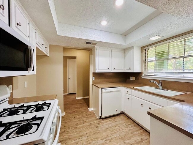 Building Photo - 1508 Thornridge Rd