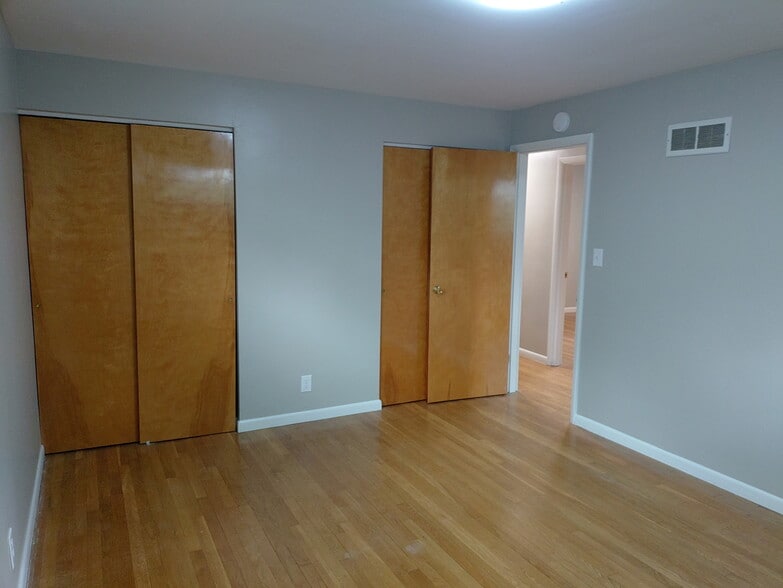 Building Photo - 8629 Pastoral Ln