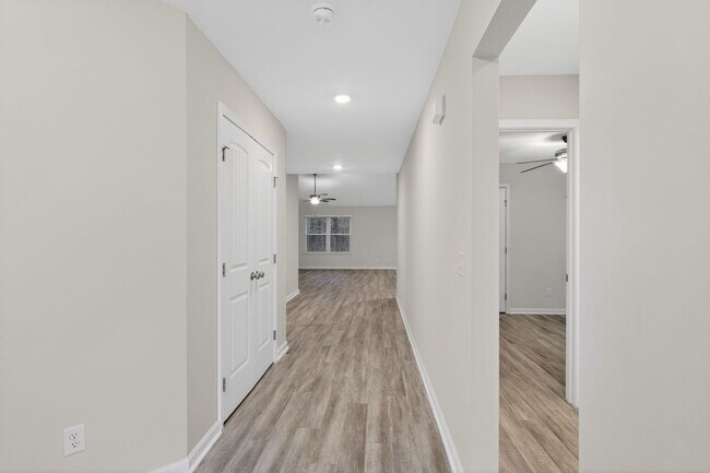 Building Photo - Modern Home near Pooler with Savannah Charm