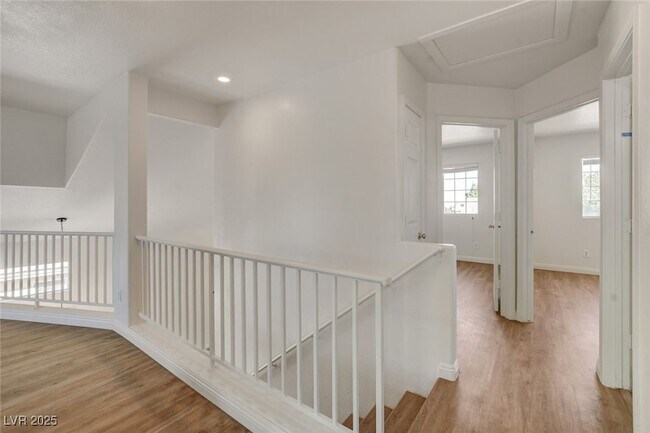 Building Photo - 1441 Iron Springs Dr
