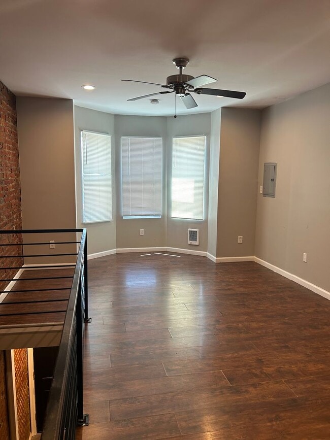 Building Photo - Spacious 2BR / 2BA Single-Family Home Near Fishtown – Available Now!