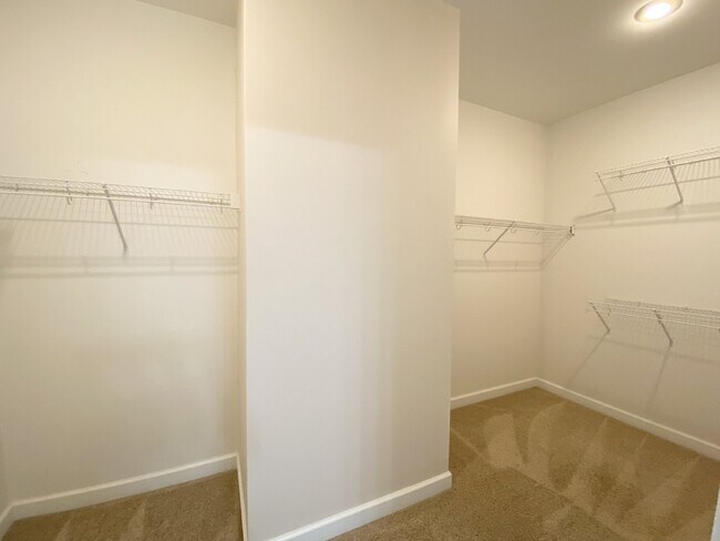 Building Photo - Gorgeous, Island West Home Available  for Rent!