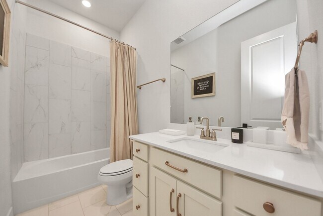 Building Photo - 2995 Tantara Dr