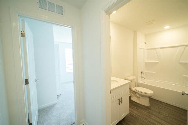 Building Photo - 4757 SW 83rd Lp