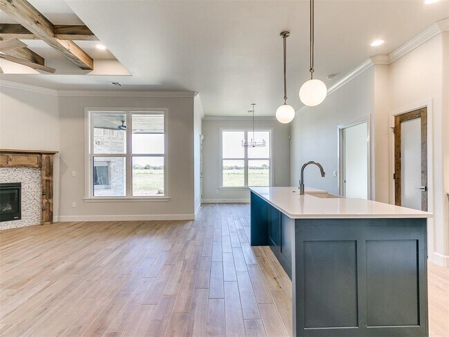 Building Photo - 13400 Sandoval Blvd