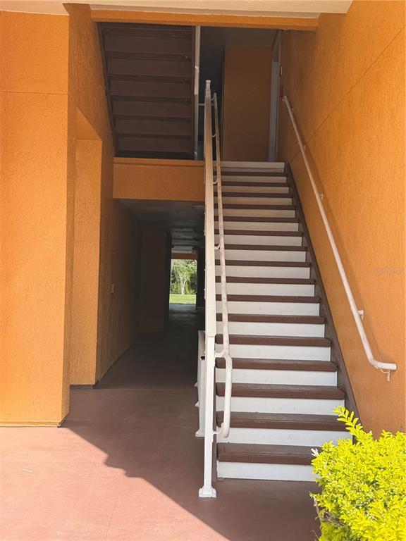 Building Photo - 5467 Vineland Rd