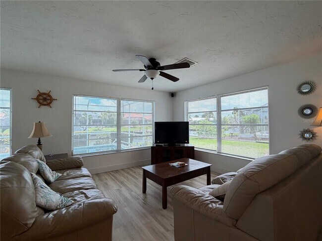 Building Photo - 732 Santa Margerita Ln