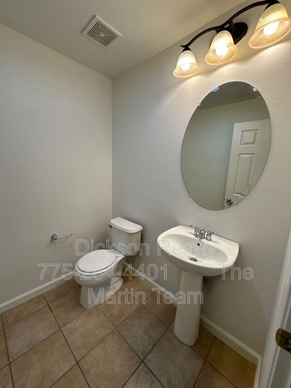 Building Photo - 3843 Dominus Dr