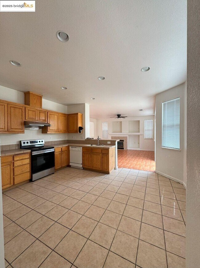 Building Photo - 645 Rockspray Cir