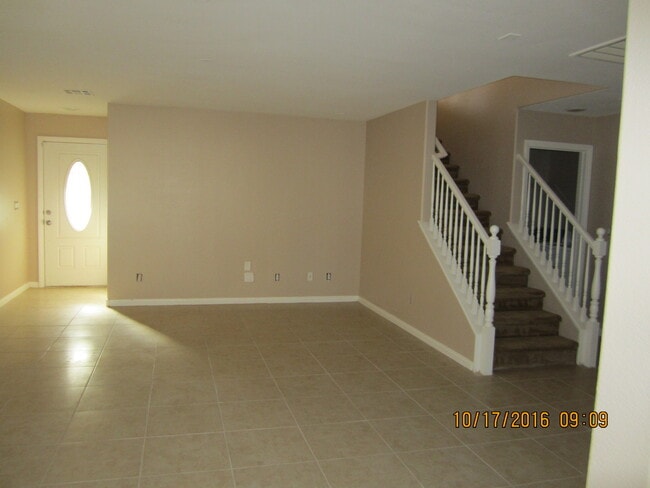 Building Photo - Great 2 story home on a cul-de-sac
