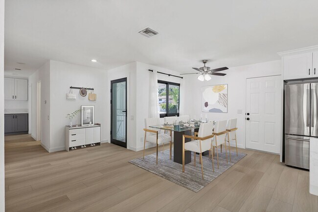 Building Photo - COMPLETELY UPDATED CALABASAS HOME!