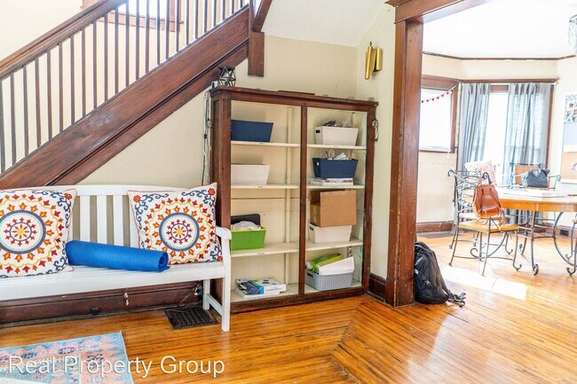 Building Photo - 5 br, 2 bath House - 1501 Wilson Ave.