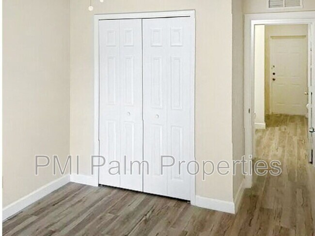 Building Photo - 117 SW Glenwood Dr