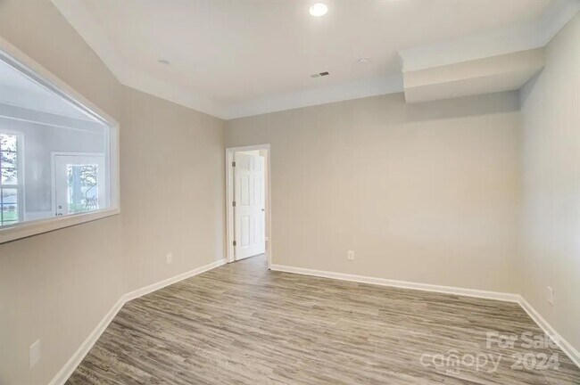 Building Photo - 9839 Brawley Ln